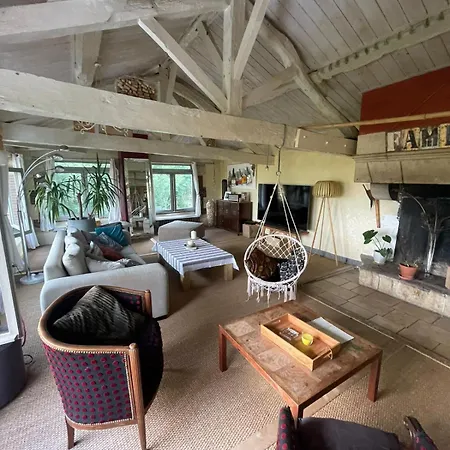 Holiday home Maison Atypique Dans Le Gers Avec Activites Pavie